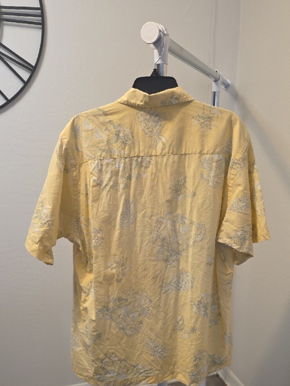 Bass Yellow Short-Sleeve Floral Button-Down Shirt - Picture 3 of 3